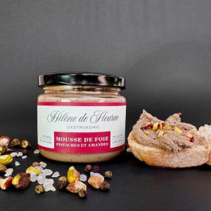 Mousse de foie con pistachos y almendras